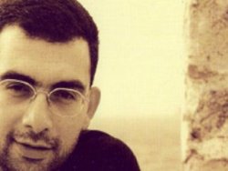 17 yıl sonra tek kişilik gösteri