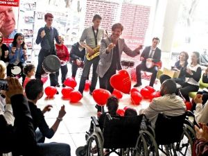 Hastalar Bu Ritimle Moral Buldu