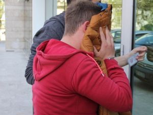 Uyuşturucu Ticaretinden 2 Kişi Tutuklandı