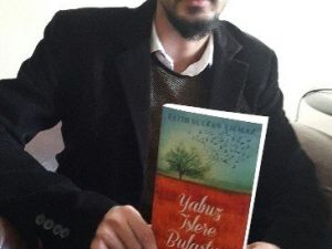 21 Yaşındaki Üniversite Öğrencisi İlk Kitabını Çıkarmaya Hazırlanıyor