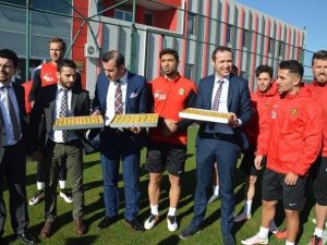 Özel Ümit’ten Eskişehirspor’a Destek Ziyareti