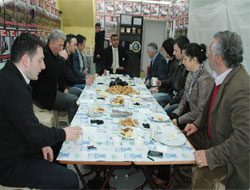 Bağımsız Adaydan Simitli Kahvaltı