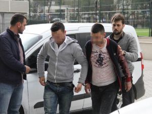 Birahanede Uyuşturucu Haplarla Yakalandılar