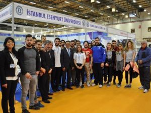 Kick Boks Şampiyonu Fatih Çimiç, Spor Ve Aktif Yaşam Fuarı’nda Üniversitesini Temsil Etti