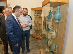 Geçmişten Geleceğe Çini Sergisi