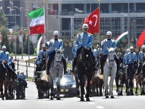 İran Cumhurbaşkanı Ruhani Cumhurbaşkanlığı Külliyesinde