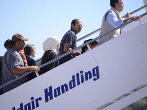 Papa 12 Sığınmacıyı Vatikan’a Götürdü
