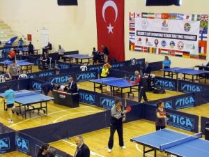 Uluslararası Masa Tenisi Turnuvası Çeşme’de Başladı