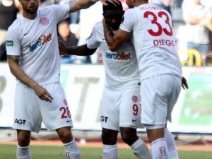 Eto’o 3 Büyükleri Boş Geçmedi