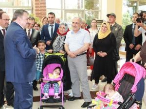 Bakan Eroğlu’ndan Aday Memurlara, "Erken Evlenin, 5 Çocuk Yapın" Çağrısı