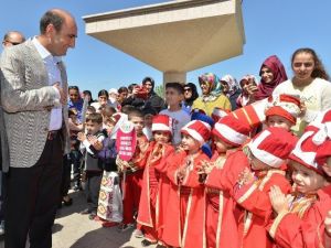 Yıldırımlı Minikler Göz Kamaştırdı