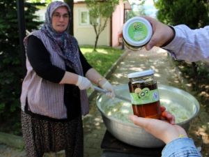 Altınovalı Kadınlar Türkiye’de İlk Kez Kividen Reçel Yaptı