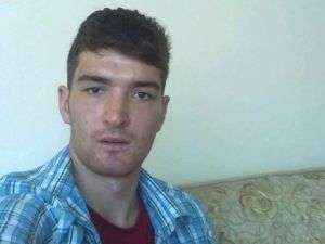 3. Kattan Kendini Boşluğa Bıraktı