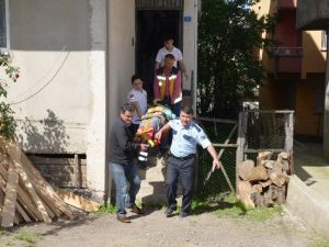 Merdivenden Düşen Kadın Yaralandı