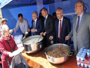 Rize Meydanında Kutlu Doğum İkramı Yapıldı