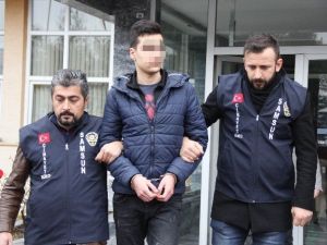 Omuz Atma Tartışmasında Bıçakla Yaralamaya 3 Yıl Hapis