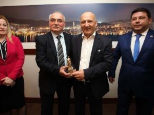 Samsunlulardan Başkan Altınok Öz’e Anlamlı Ziyaret
