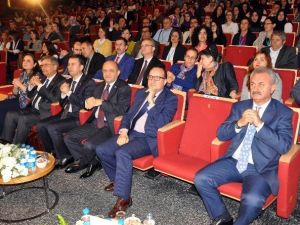 Bakan Işık’tan ’Projelere Düşük Not’ Eleştirisi