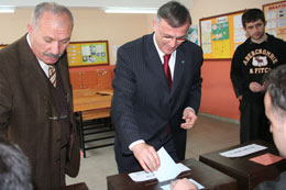 Bıyık, Reşadiye Mah. oy kullandı