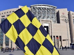 Fenerbahçe Yönetimi Ve Taraftarlar Çağlayan Adliyesinde