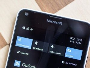 Microsoft Akıllı Telefon Sektörüne Yenildi