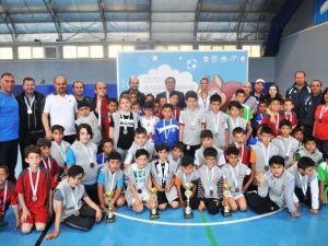 Futsal Şampiyonlarının Kupa Sevinci
