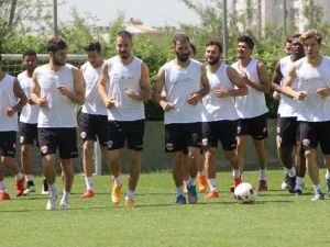 Adanaspor Maç Saatini Bekliyor