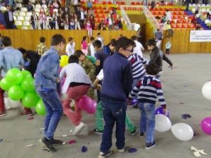Tokat’ta Balonlu 23 Nisan Kutlaması