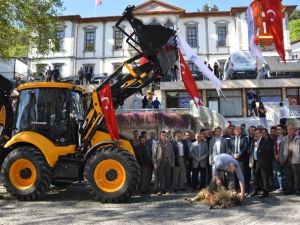 Niksar Belediyesi Makine Parkını Güçlendirdi