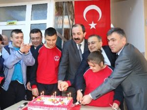 Göksel’den Özel Çocuklara Ziyaret