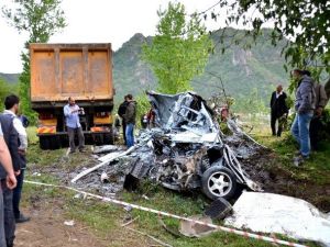 Giresun’da Kamyon İle Otomobil Çarpıştı: 2 Ölü