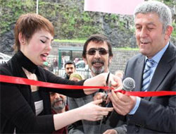 Vekil adayı heyecandan kan akıttı!