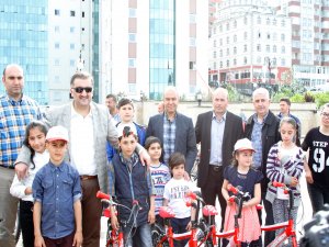 Rize'de Bisiklet Dağıtım Töreni Düzenlendi