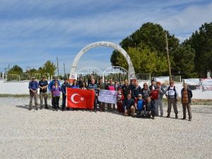 Afdos Üyeleri 23 Nisan Ulusal Egemenlik Ve Çocuk Bayramı Nedeniyle Giresunlular Şehitliği’ne Yürüdü