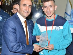 Yıldırımlı İşitme Engelli Atlet Türkiye Şampiyonu Oldu