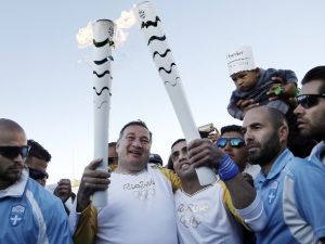 Olimpiyat Meşalesini Mülteci Taşıdı