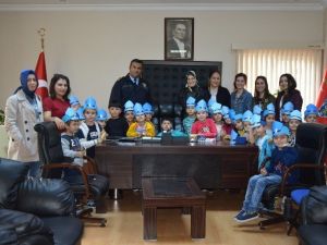 Minik Öğrencilerden Emniyet Müdürüne Ziyaret