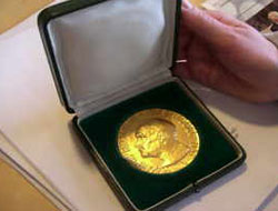 Ver rüşveti al Nobel'i