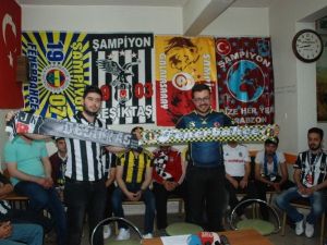 Fenerbahçe Ve Beşiktaş Taraftarını Bir Araya Getiren Proje