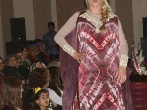 Osmanlı Motifli Kıyafetler İzleyenleri Büyüledi