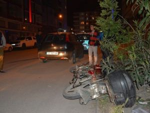Otomobil İle Motosiklet Çarpıştı: 1 Yaralı