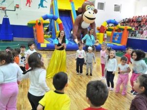 Minikler Sporu Eğlenerek Öğreniyor