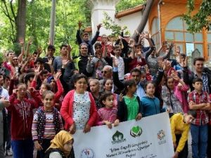 İşitme Engelli Öğrencilerden Türbe Ziyareti