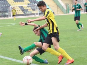 Arslan: "Türk Futbolcunun Geleceği Aydınlık Görünüyor"