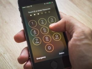 San Bernardino Saldırganının Telefon Kilidini Açmak 1.3 Milyon Dolara Mal Oldu