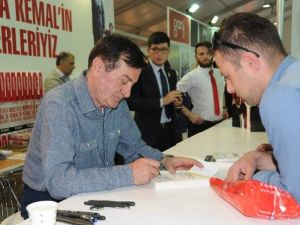Pakumoğlu Paşa Eskişehir’de Okurlarıyla Buluştu