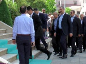 Başbakan Yardımcısı Mehmet Şimşek, Yaralıları Ziyaret Etti