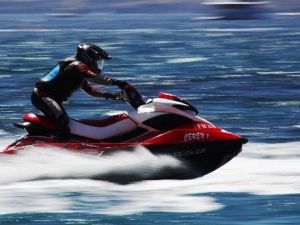 Bodrum’da Su Jetleriyle Kıyasıya Yarıştılar