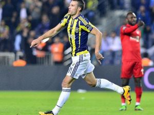 Robın Van Persıe 500. Maçında Golünü Attı
