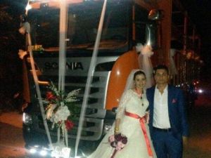 Kamyonunu Gelin Arabası Yaptı